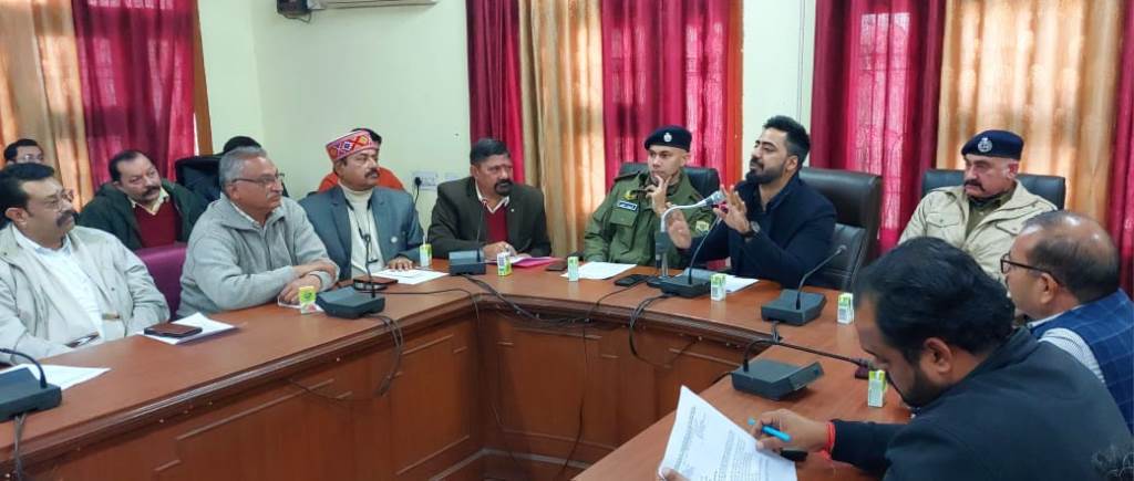 Cooperate in making Una a wellorganized safe and model district for development Deputy Commissioner Jatin Lal
